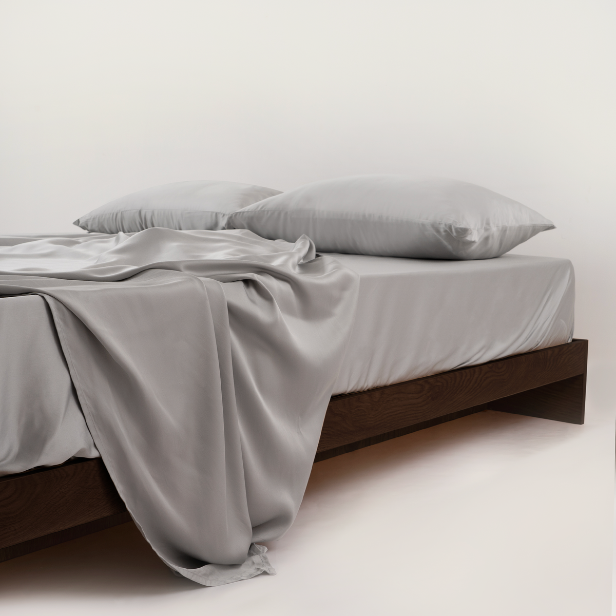 FURRFREE Bamboo Sheet Set & Duvet Cover - Pet Hair Repellent for Dogs/Cats Family