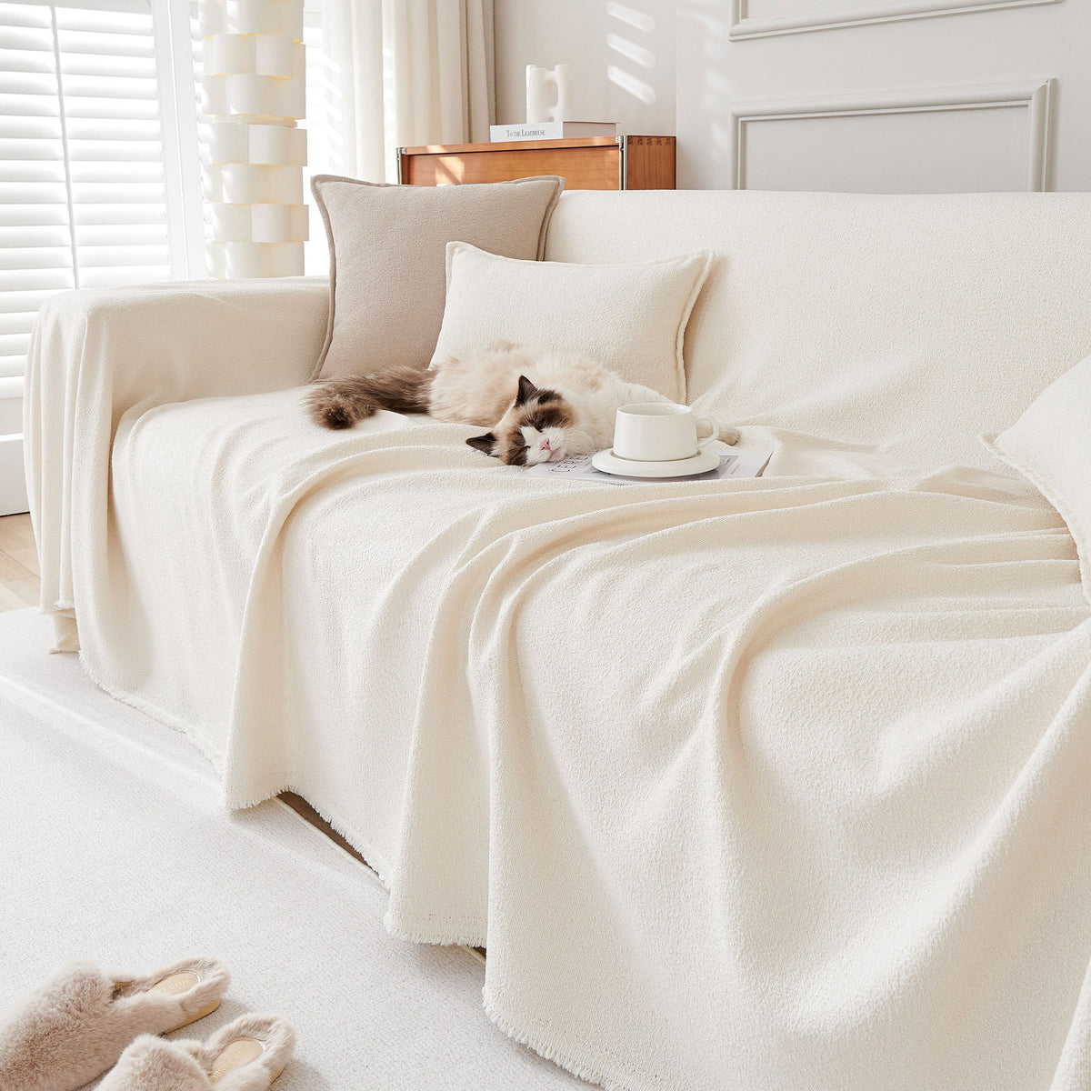 Spill-Resistant AquaLux Sofa/Couch Cover for Pet Owners