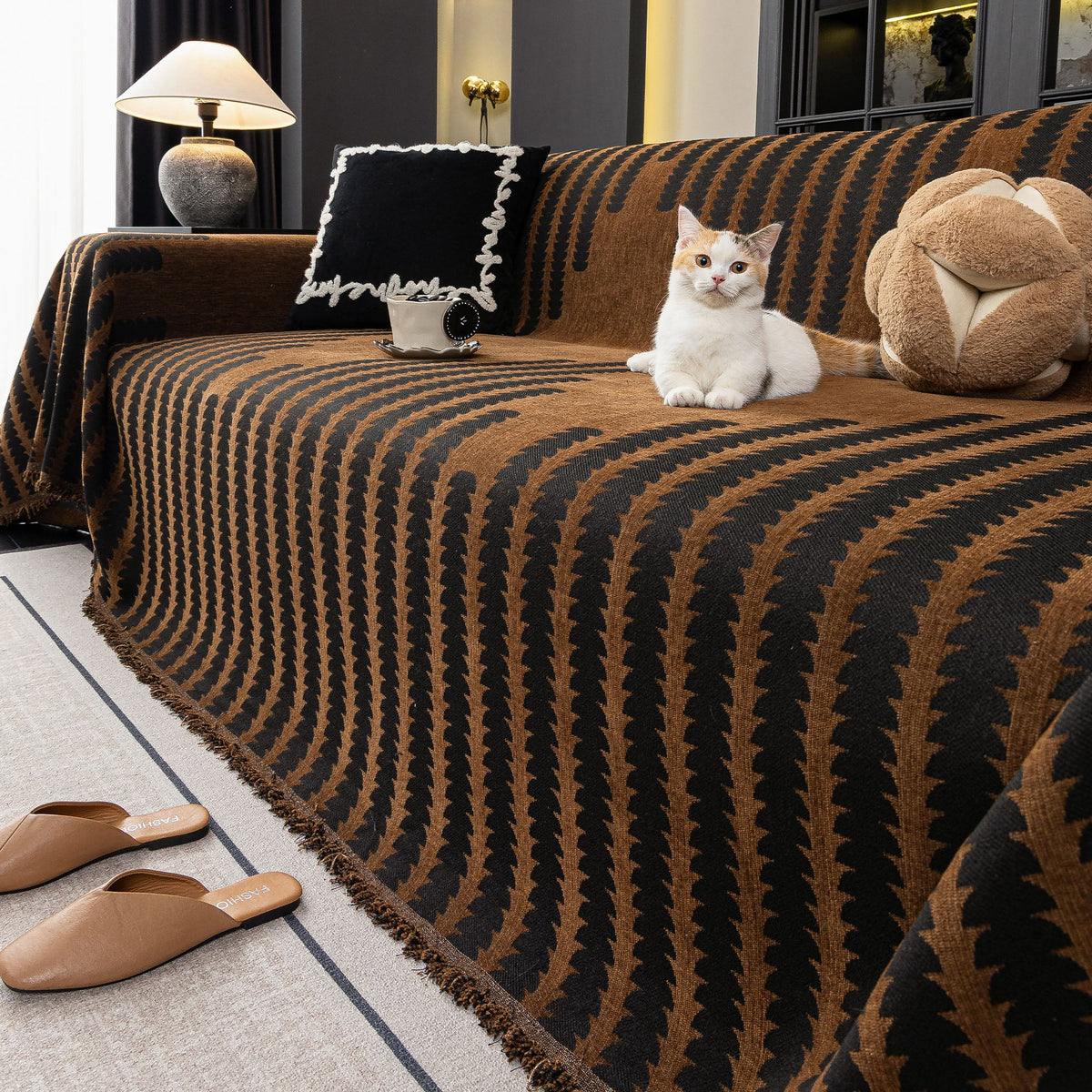 Scratch-Resistant Anti-Pilling Elegant Sofa/Couch Cover