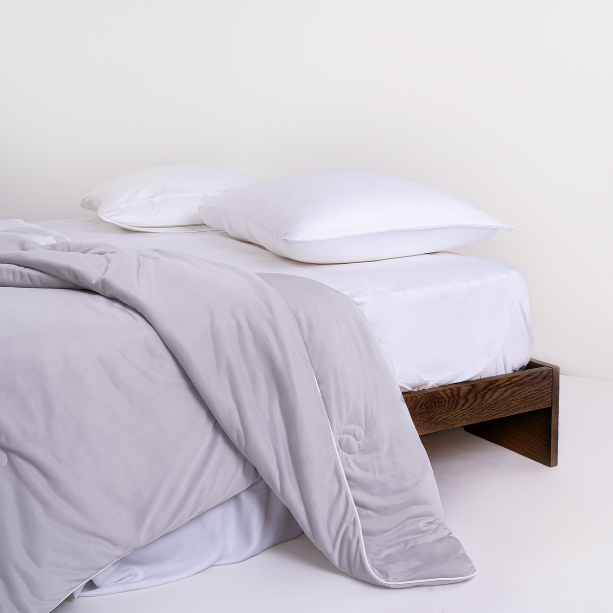 FURRFREE ChillGuard Comforter - Cooling & Pet Hair Repellent for Hot Sleepers/Pet Parents