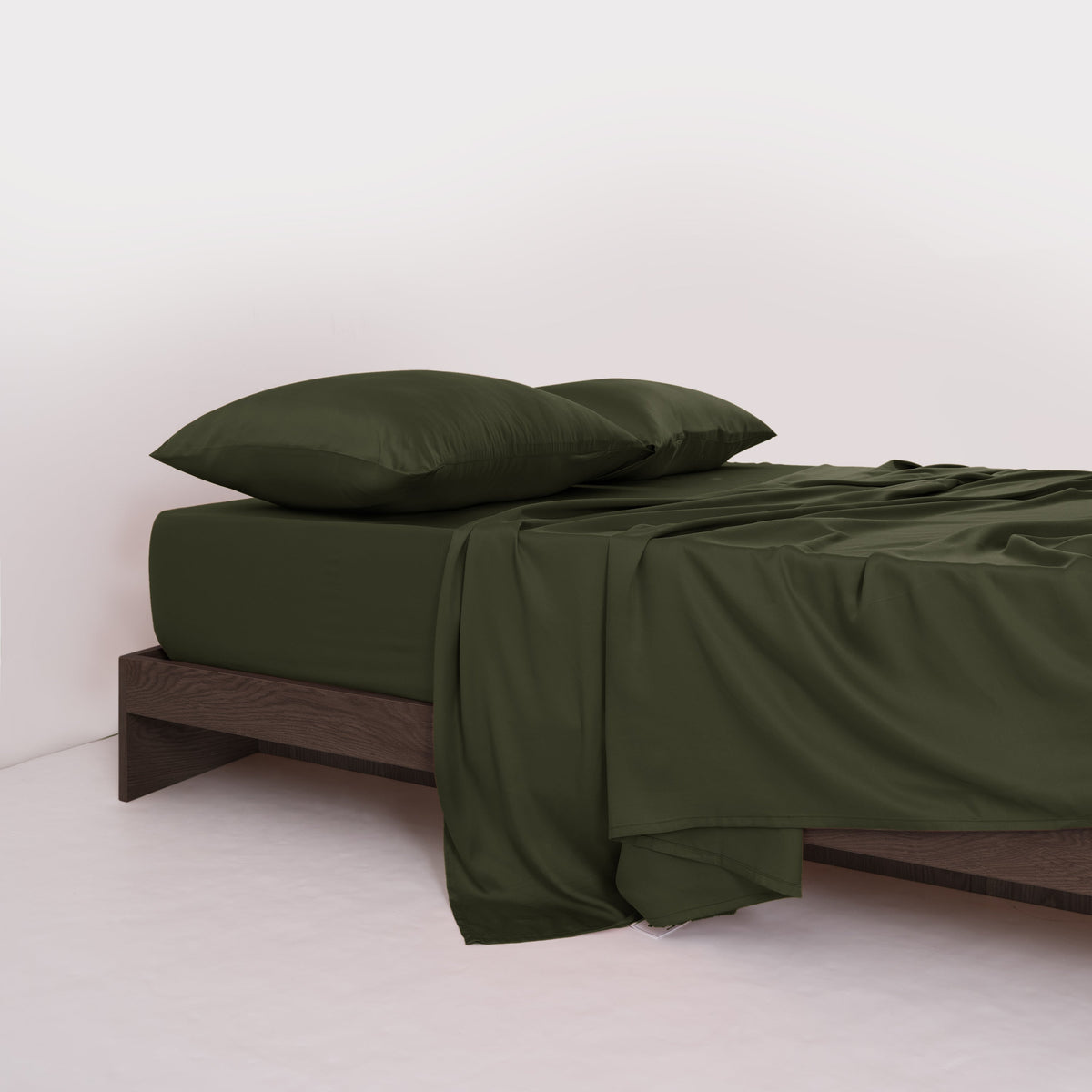 FURRFREE Bamboo Sheet Set & Duvet Cover - Pet Hair Repellent for Dogs/Cats Family