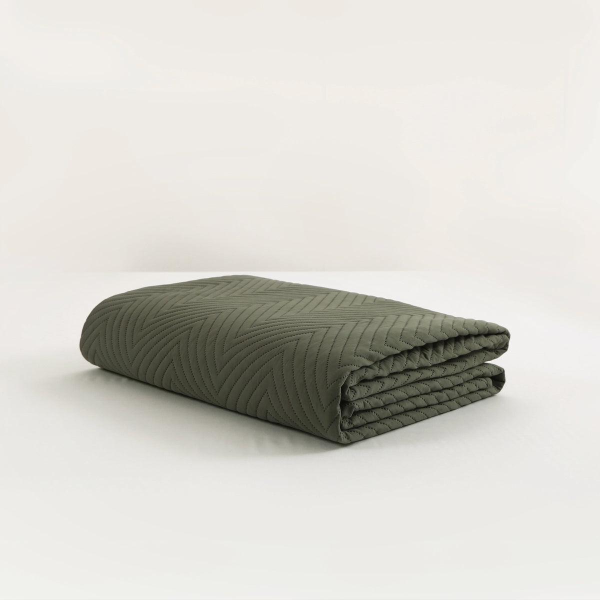FURRFREE Quilt Set - Pet Hair Repellent for Dogs/Cats Family