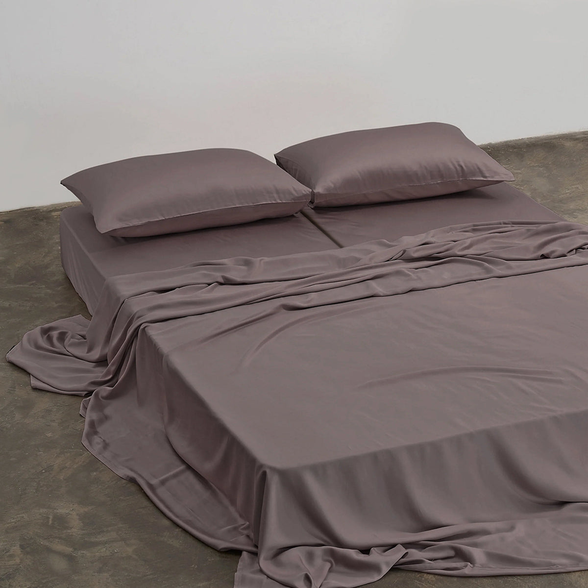 FURRFREE Split King Bamboo Sheet Set - Pet Hair Repellent for Dogs/Cats Family