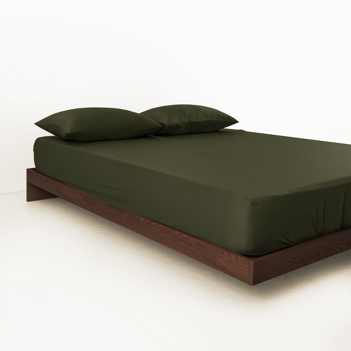 FURRFREE Bamboo Fitted Sheet - Pet Hair Repellent for Dogs/Cats Family