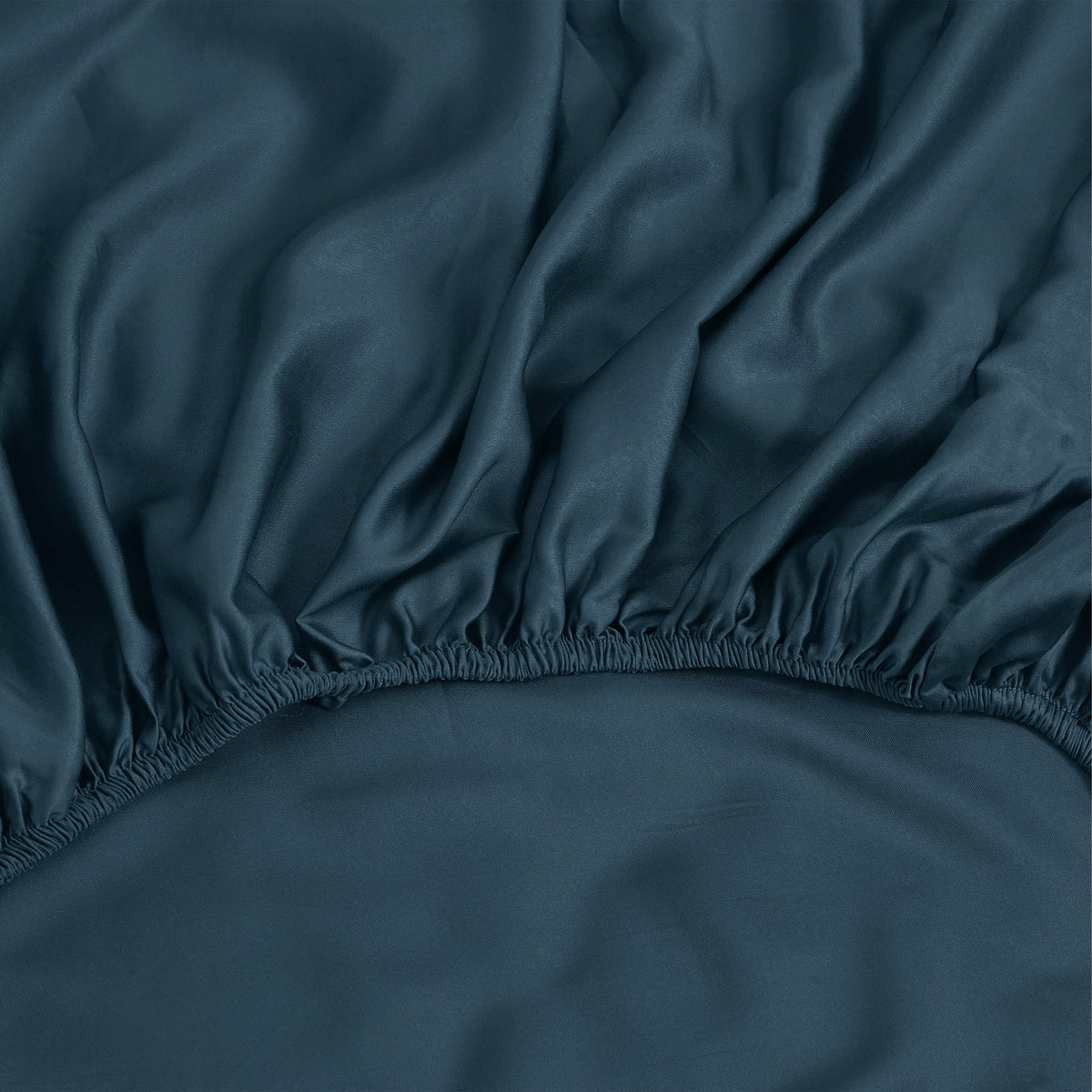 FURRFREE Bamboo Sheet Set - Pet Hair Repellent for Dogs/Cats Family