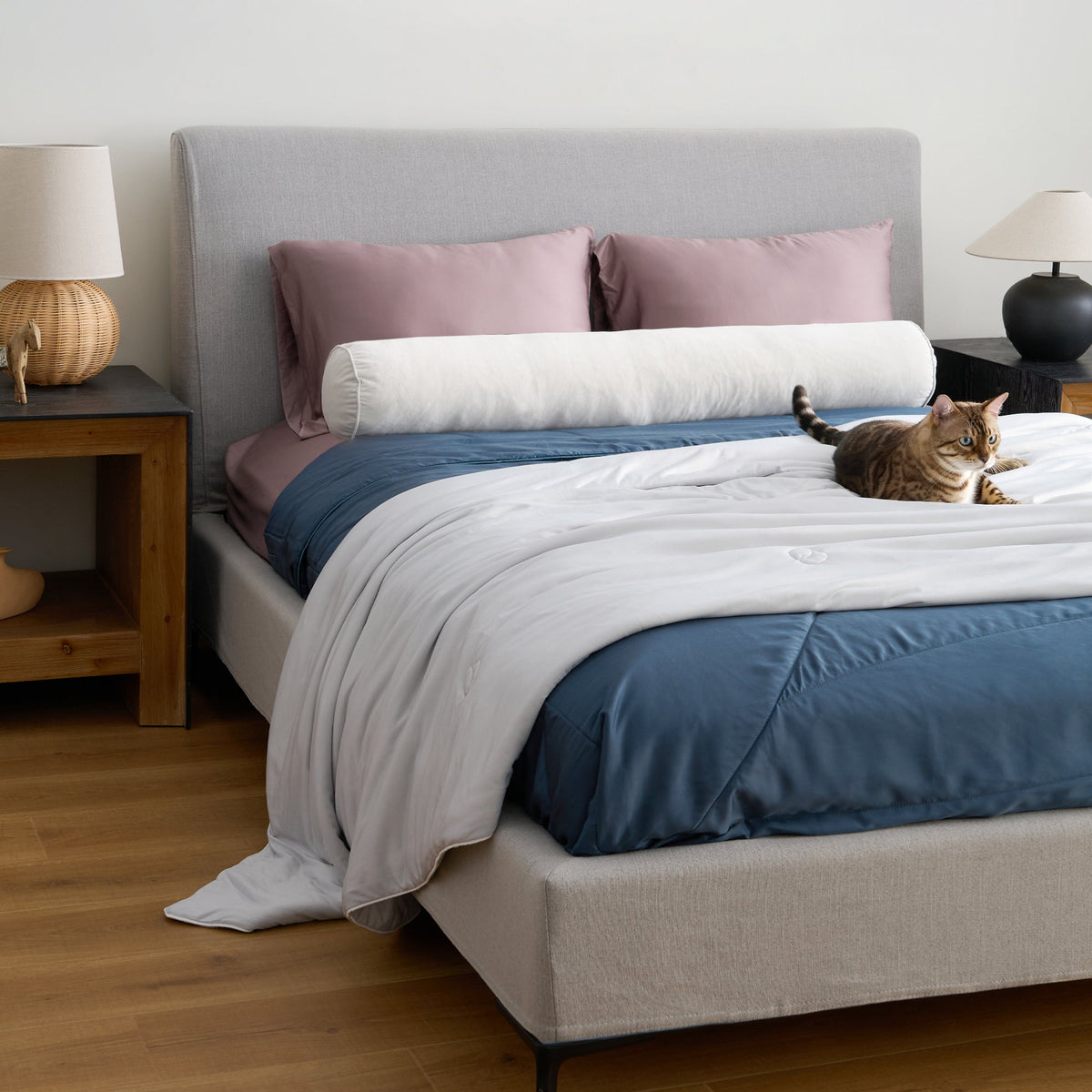 FURRFREE ChillGuard Comforter - Cooling & Pet Hair Repellent for Hot Sleepers/Pet Parents