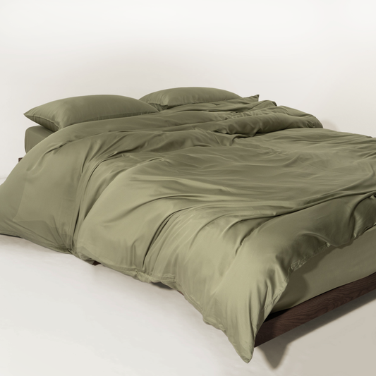 FURRFREE Bamboo Sheet Set & Duvet Cover - Pet Hair Repellent for Dogs/Cats Family