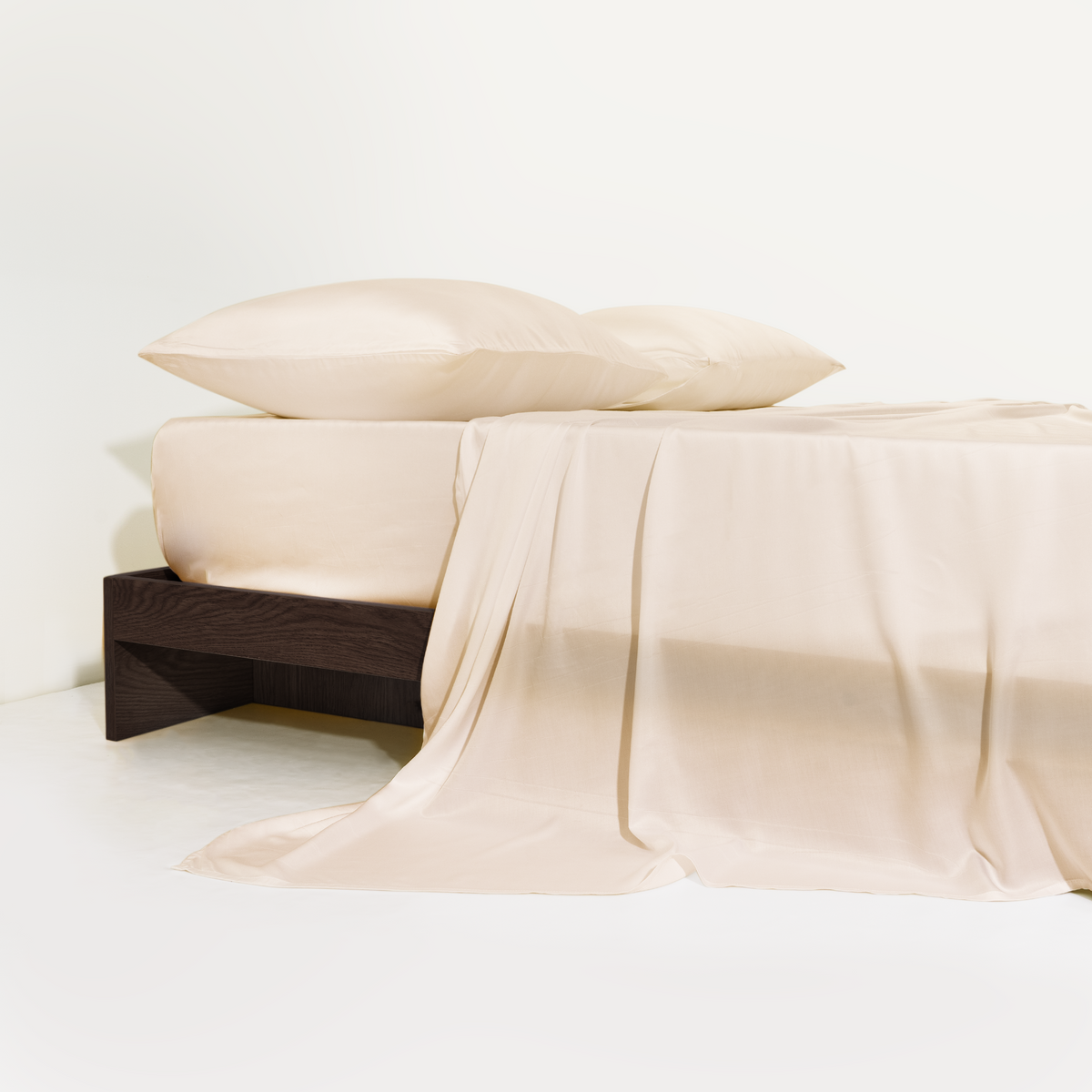 FURRFREE Bamboo Sheet Set & Duvet Cover - Pet Hair Repellent for Dogs/Cats Family