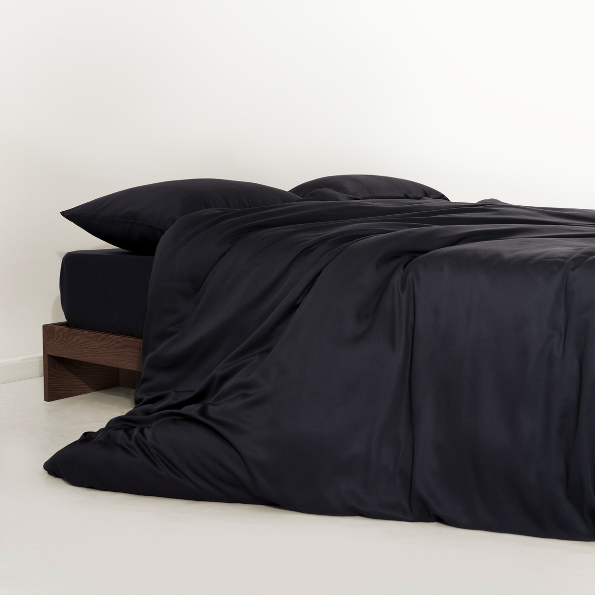 FURRFREE Bamboo Sheet Set & Duvet Cover - Pet Hair Repellent for Dogs/Cats Family