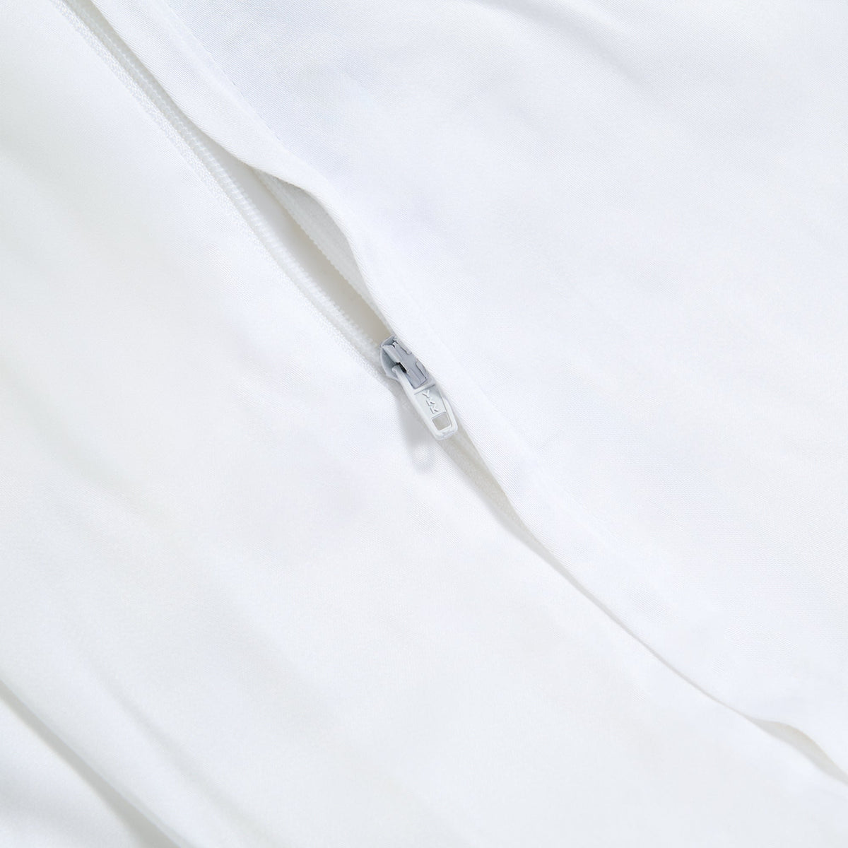 FURRFREE Bamboo Duvet Cover Set- Pet Hair Repellent for Dogs/Cats Family
