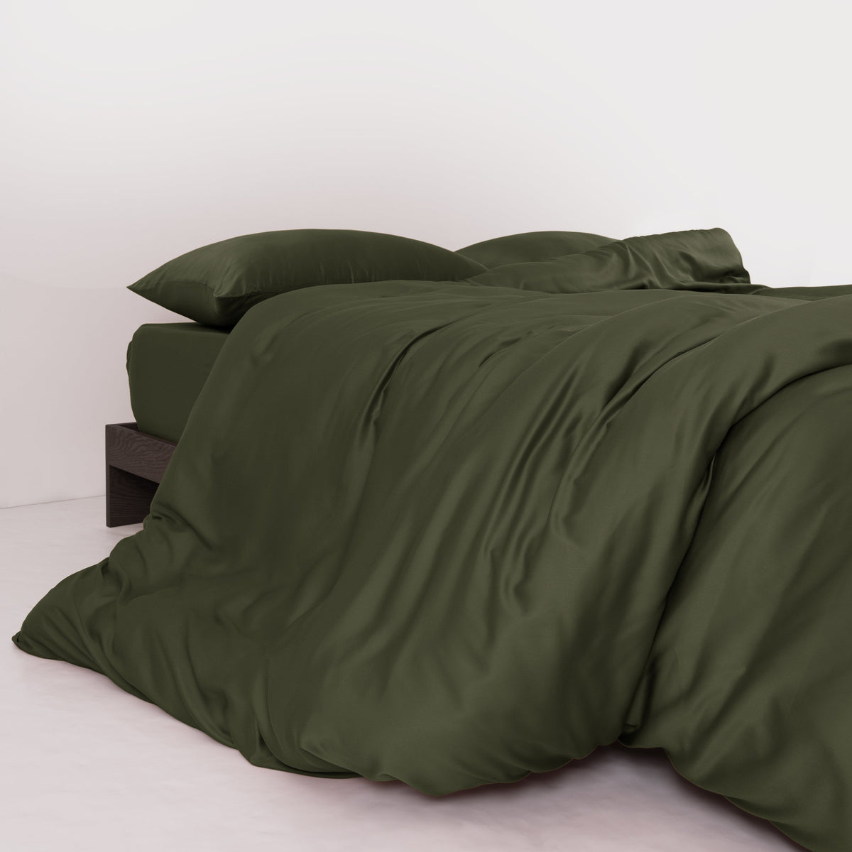 FURRFREE Bamboo Sheet Set & Duvet Cover - Pet Hair Repellent for Dogs/Cats Family