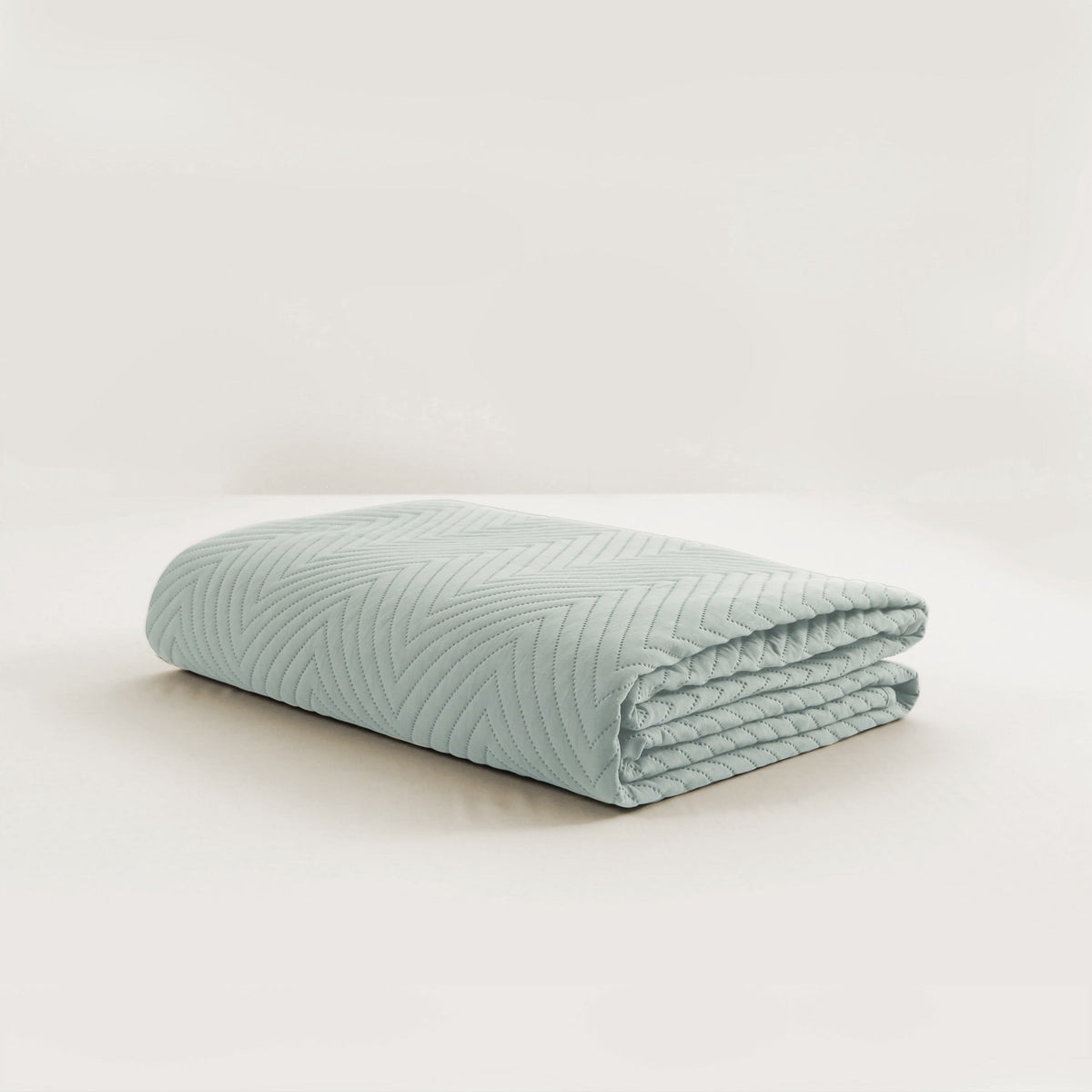 FURRFREE Quilt Set - Pet Hair Repellent for Dogs/Cats Family