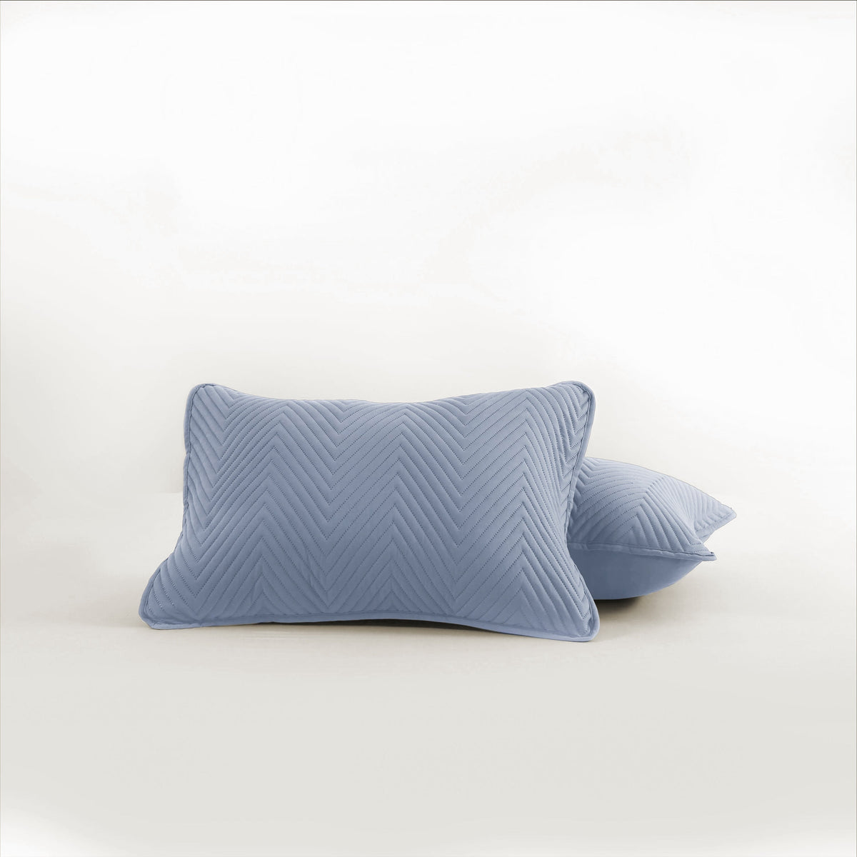 FURRFREE Quilt Set - Pet Hair Repellent for Dogs/Cats Family