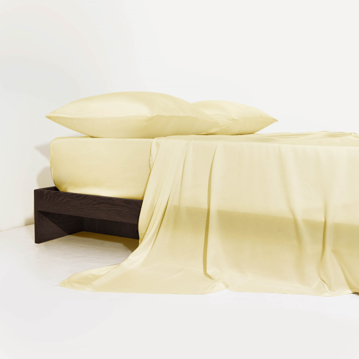 FURRFREE Bamboo Flat Sheet - Pet Hair Repellent for Dogs/Cats Family