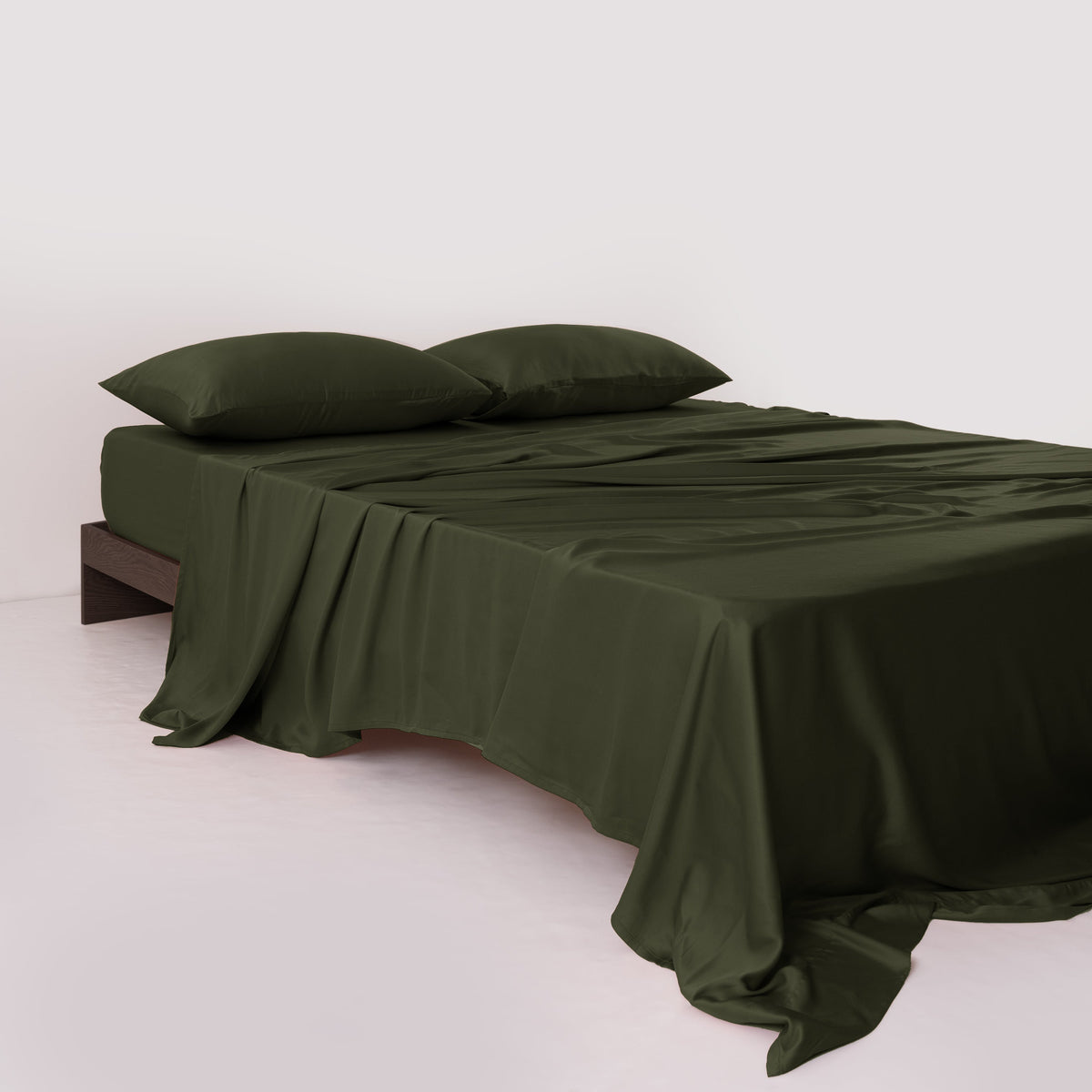 FURRFREE Bamboo Sheet Set & Duvet Cover - Pet Hair Repellent for Dogs/Cats Family