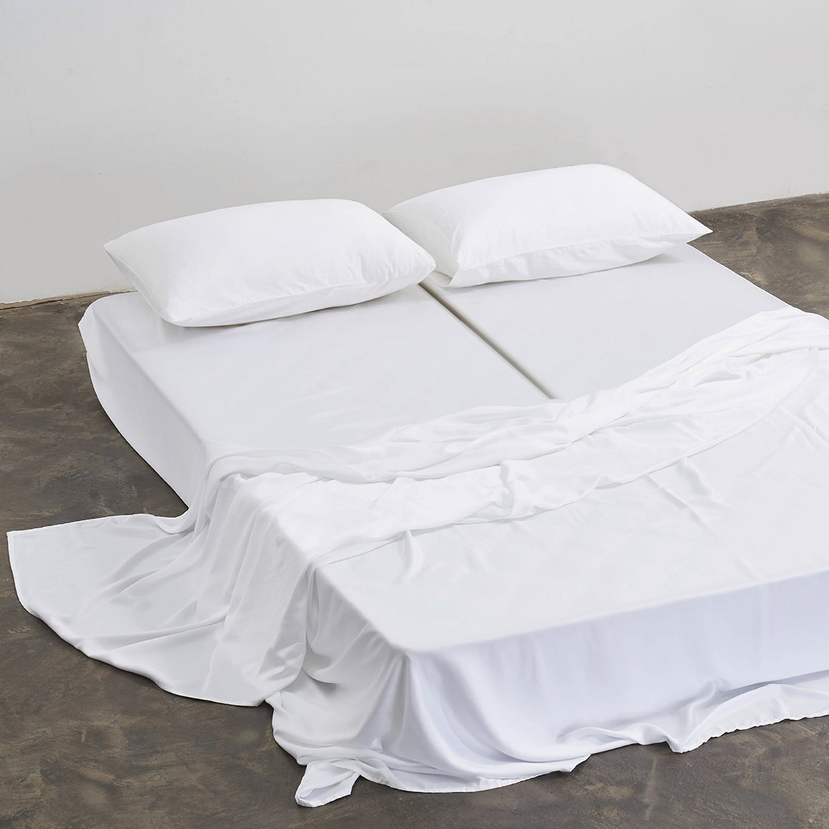 FURRFREE Split King Bamboo Sheet Set - Pet Hair Repellent for Dogs/Cats Family