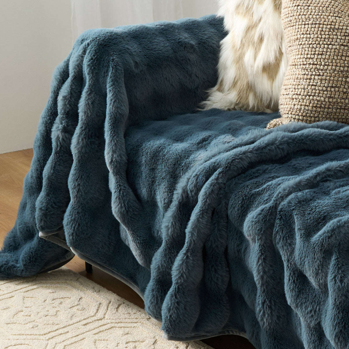 Luxe Ripple Faux Fur Sofa/Couch Cover