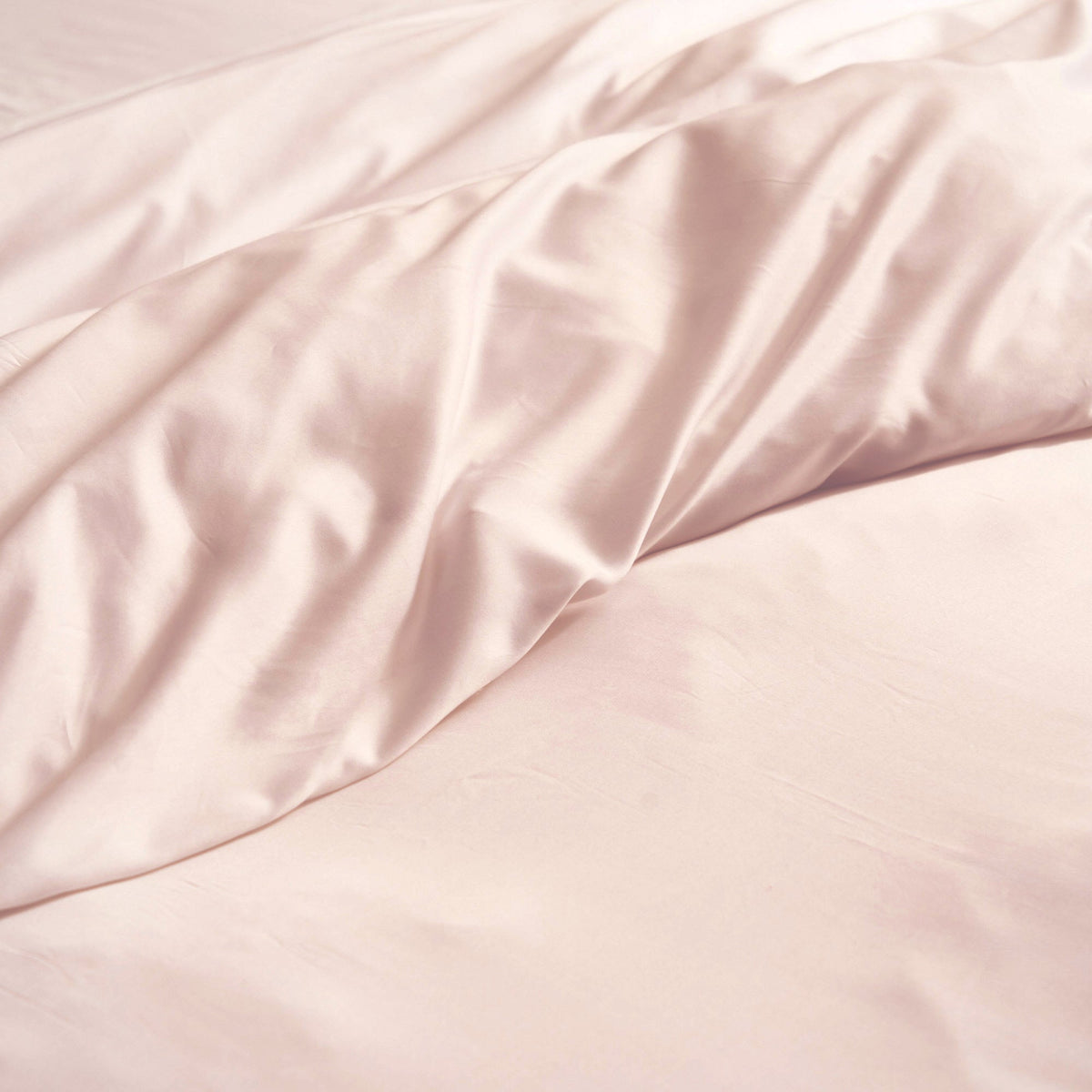 FURRFREE Bamboo Duvet Cover - Pet Hair Repellent for Dogs/Cats Family