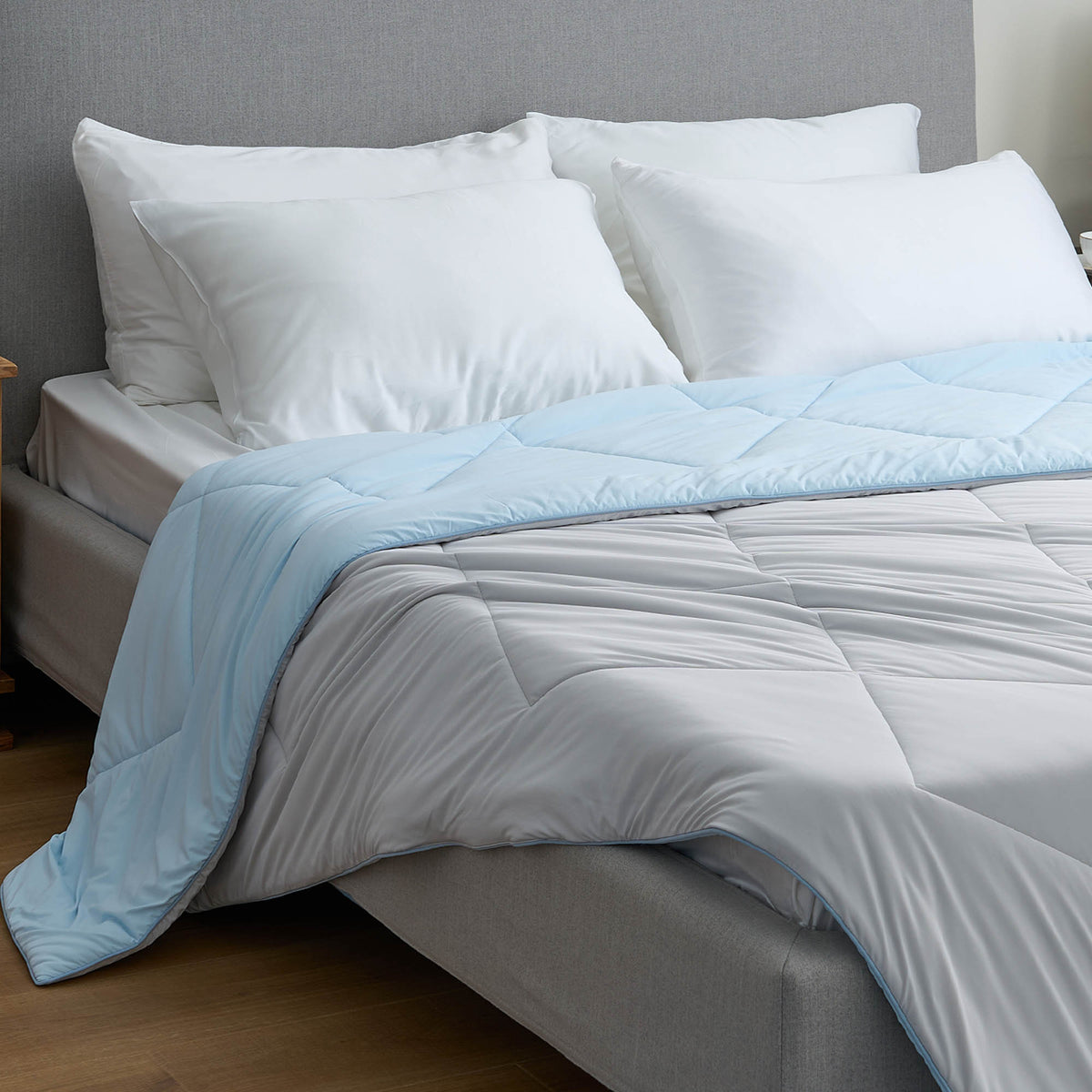 FURRFREE Super Cooling Comforter 2.0 Advanced Cool & Pet Hair Repellent Bedding for Hot Sleepers / Pet Owners