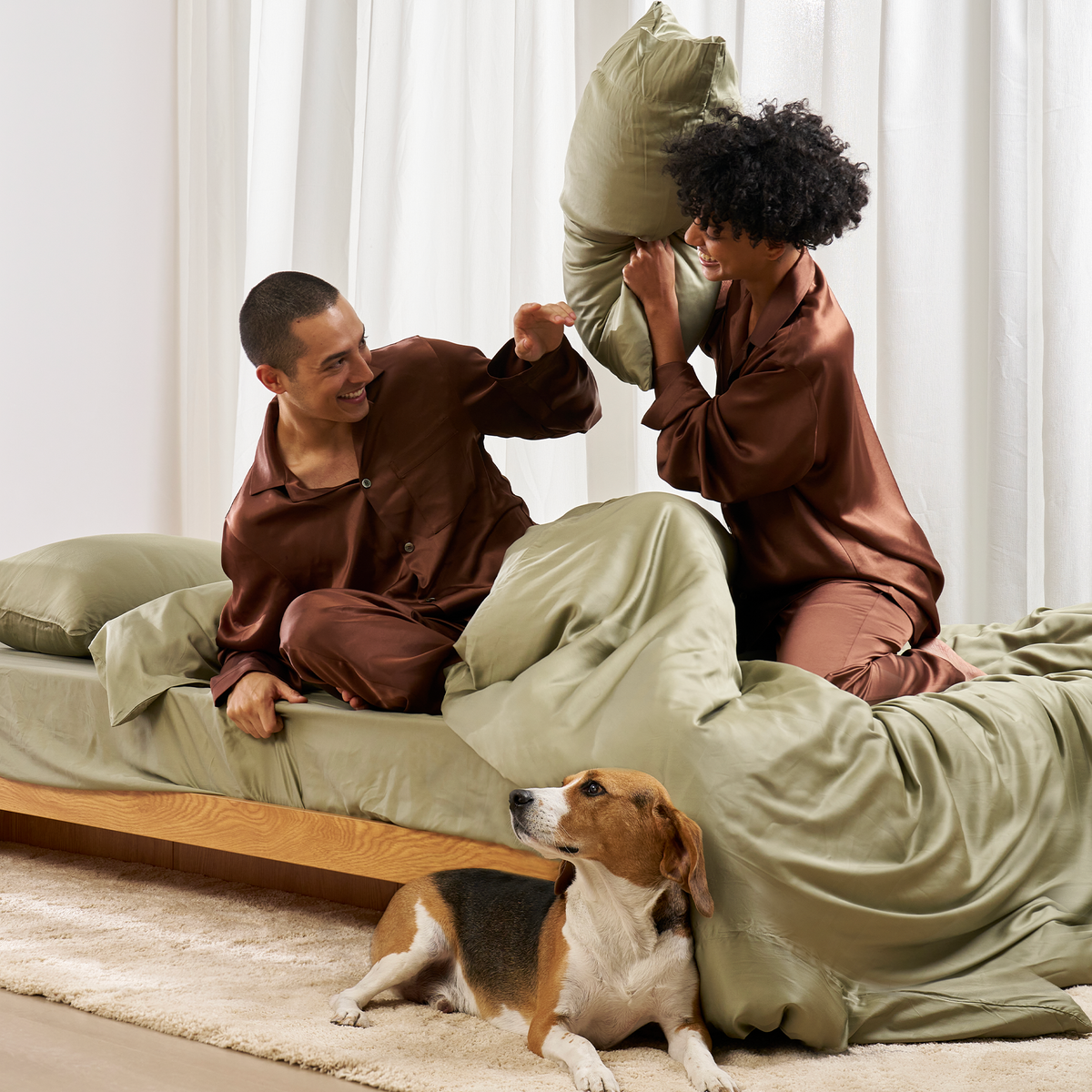 FURRFREE Bamboo Sheet Set & Duvet Cover - Pet Hair Repellent for Dogs/Cats Family
